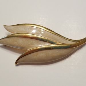 Vintage NAPIER Leaf Brooch Pin